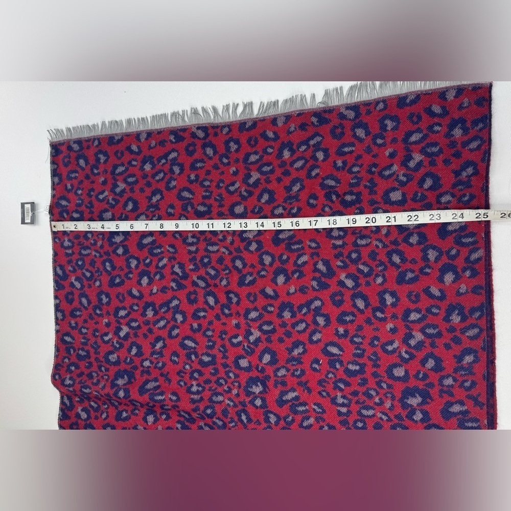 NWT Victoria Leland Animal Pattern Shoulder Throw Wrap Scarf - Picture 7 of 9